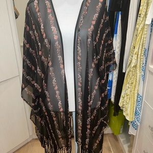 EUC White House Black Market kimono one size